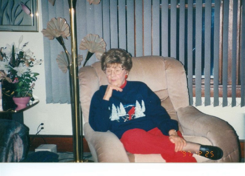 Lois Laura Naydihor - Photo 3