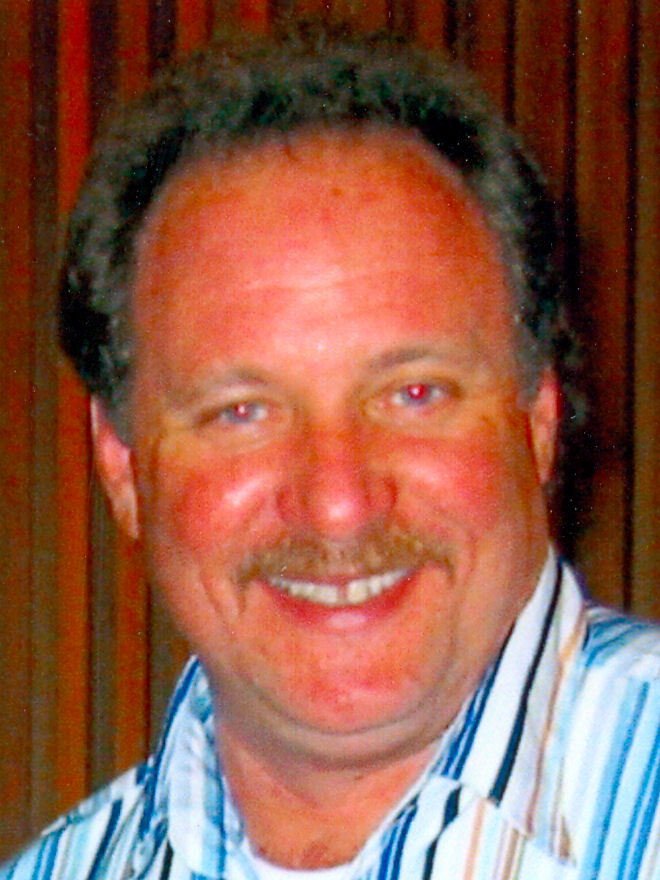 Michael Russell Sarckess - Photo 2