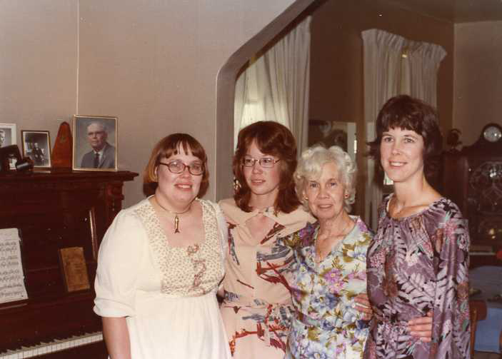 Joan Elin Emmerich - Photo 3