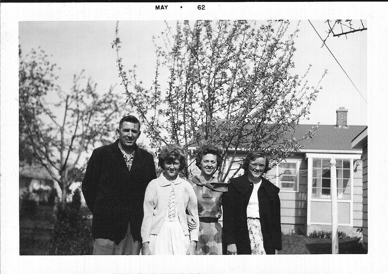 Diane L. Hagen-Roberto - Photo 6