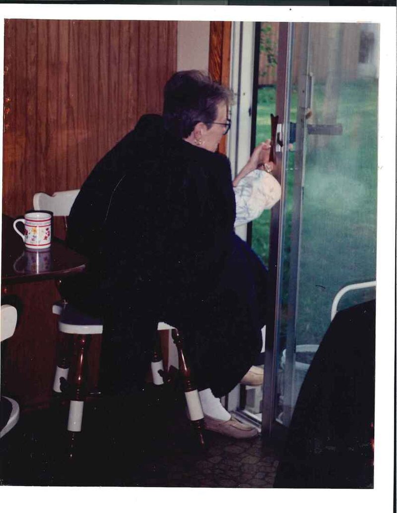 Sandra Mae Kuehn - Photo 3