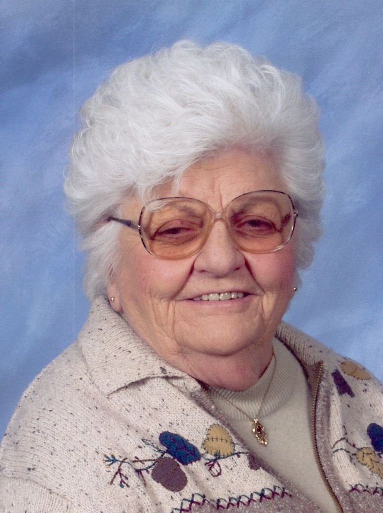 Elvera M Perry - Photo 2