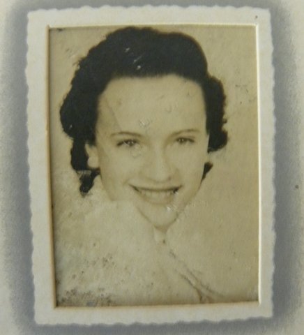 Amelia Vena - Photo 2