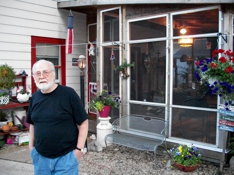 Raymond Michael York - Photo 4