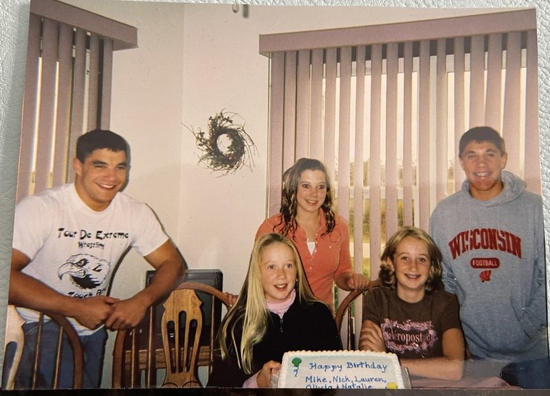 James E. Leuck - Photo 40