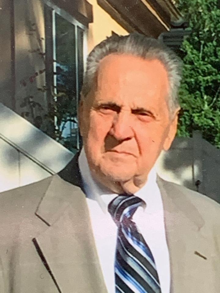 Donald Guy Perugini - Photo 2