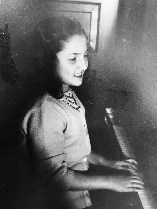 Theresa Crewe - Photo 8