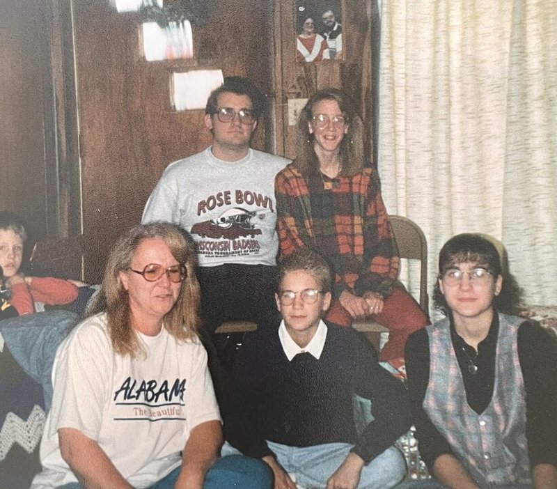 Deborah Louise Parrish - Photo 5