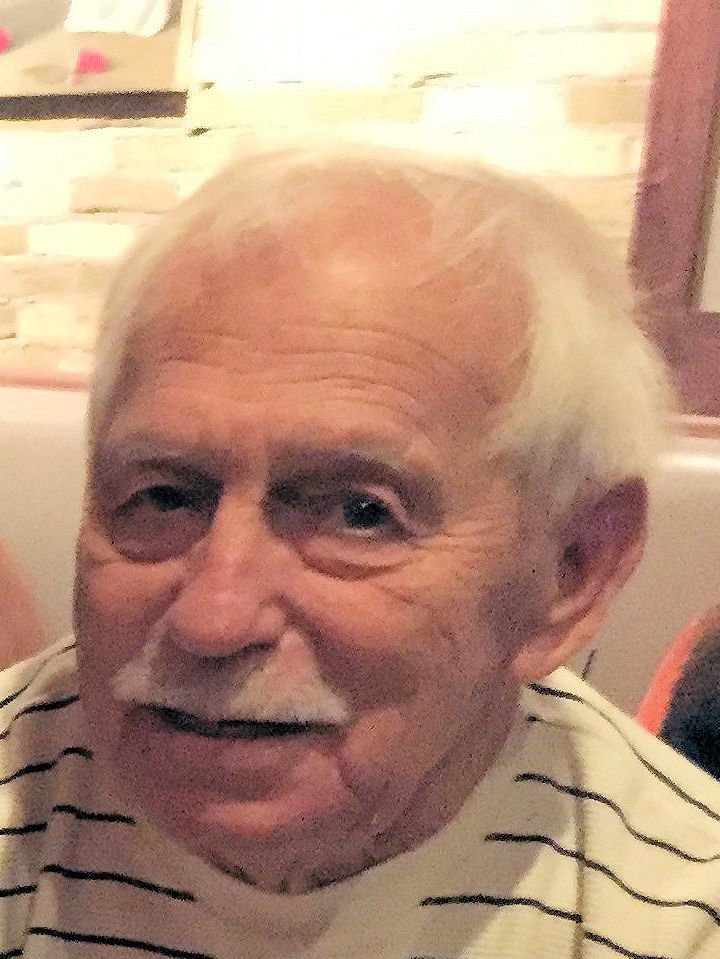 Charles Frank Hujik - Photo 2