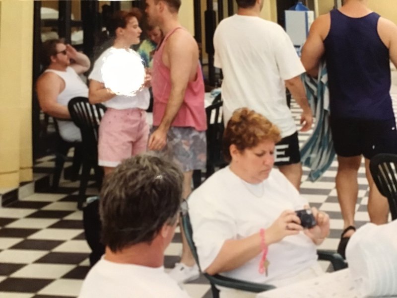 Anntoinnette Bouterse - Photo 4