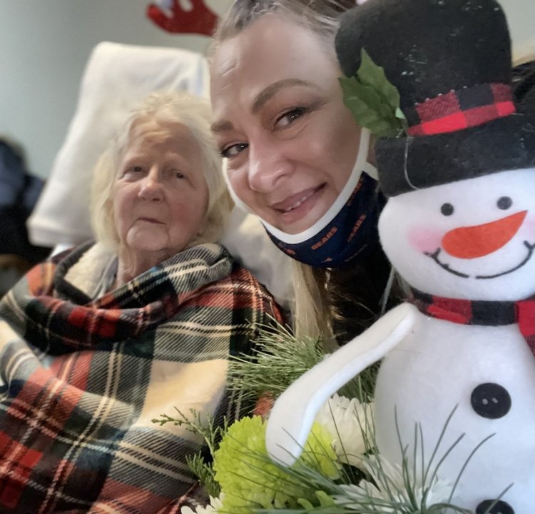 Mary Evelyn Sosbe - Photo 4