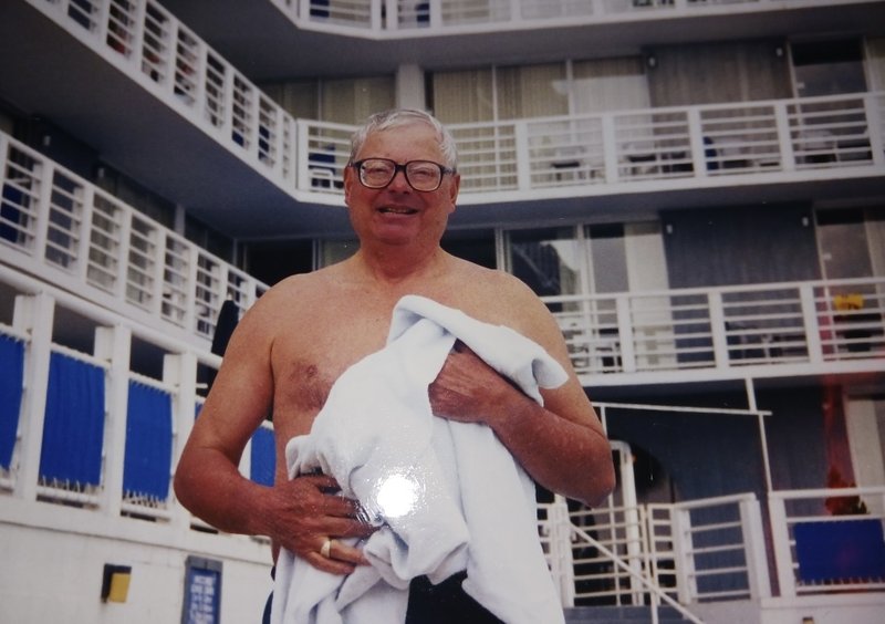 Robert William Wade - Photo 2