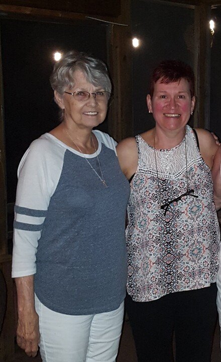 Sandra Lee Furo - Photo 2