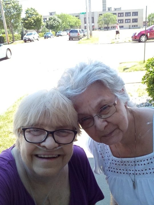 Sandra Lee Furo - Photo 3