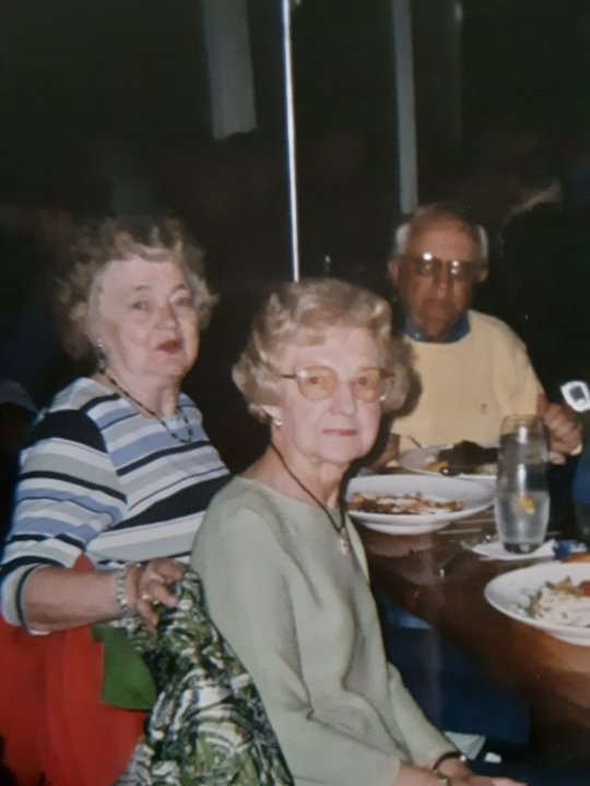 Shirley Dorothy Amore - Photo 5