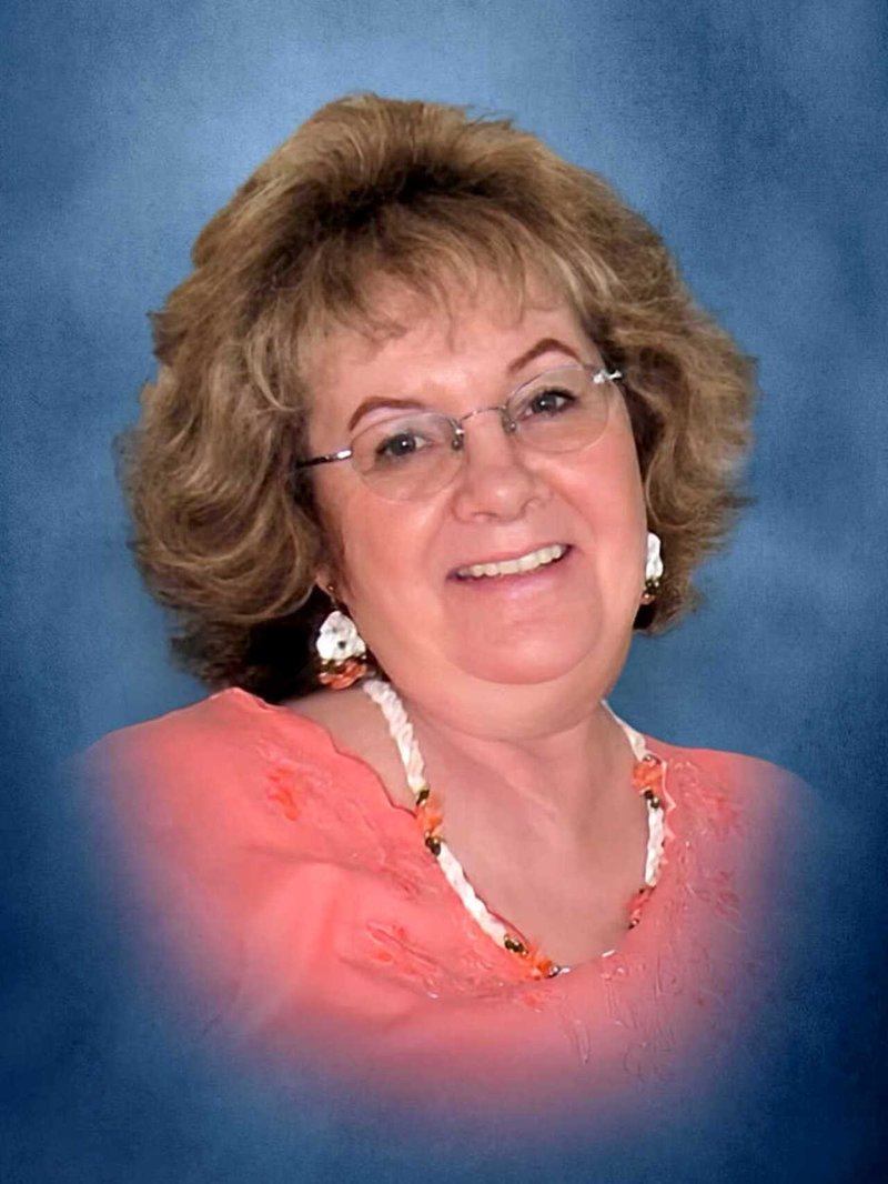 Linda Lou Bruce - Photo 3