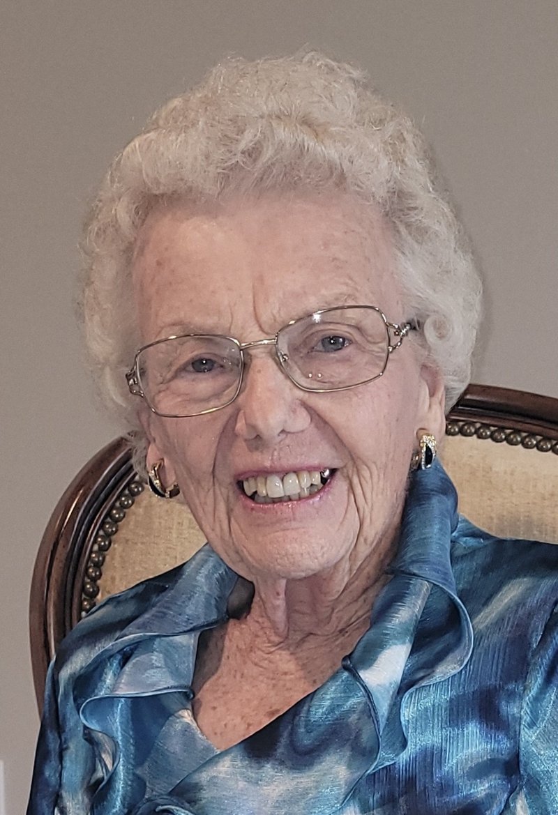 Dolores Laveau - Photo 2