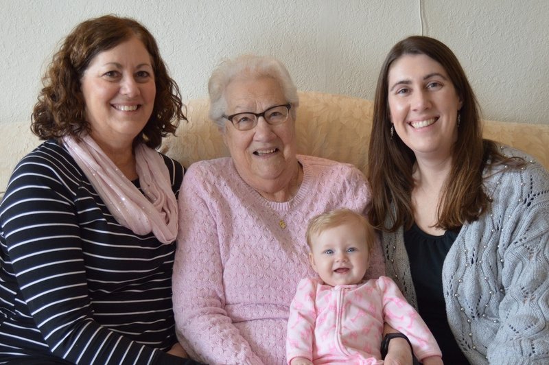 Loretta Katherine Hofmann - Photo 5