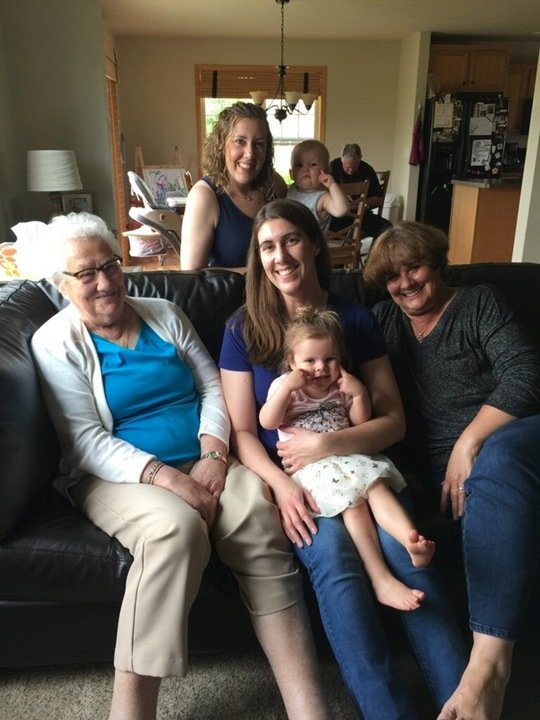 Loretta Katherine Hofmann - Photo 6