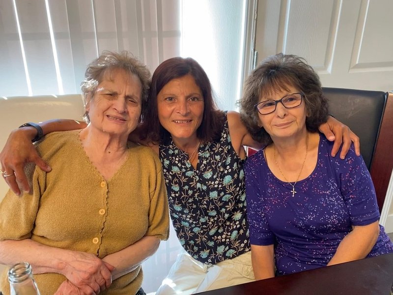 Julia A Conforti - Photo 6