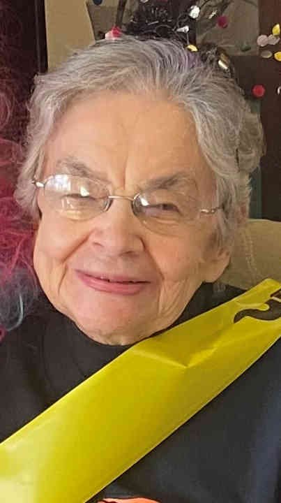 Mary L. Manney - Photo 2