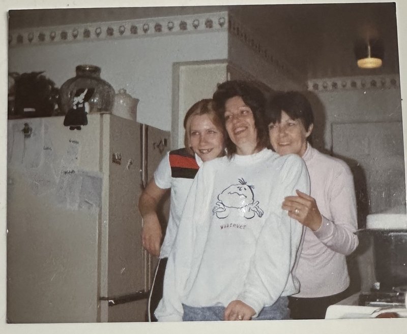 Sue Ellen Ide - Photo 2