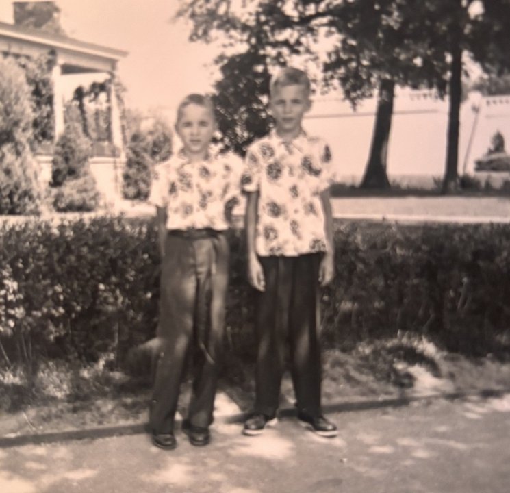 Larry J. Albertson - Photo 13