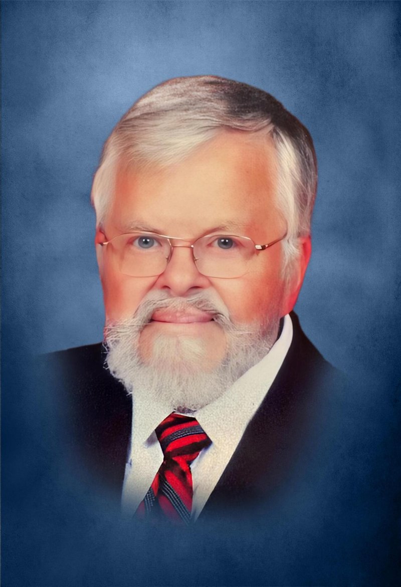 Clifton Edward Peterson - Photo 2